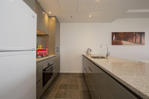 Accommodate Canberra - Manhattan - Tourism Caloundra 4