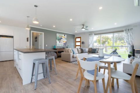 Xanadu Shores - Tourism Caloundra 0