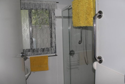 Ducati's Bed And Breakfast - Tourism Caloundra 3