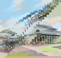 Occy's at Fingal Bay - Tourism Caloundra