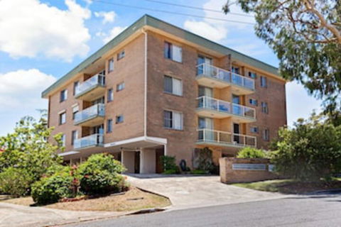 Ronald Avenue Blue Waters Unit 04 59 - Tourism Caloundra 0