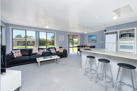 Shoreline Drive Duplex 0139 Little Pearl - Tourism Caloundra 4