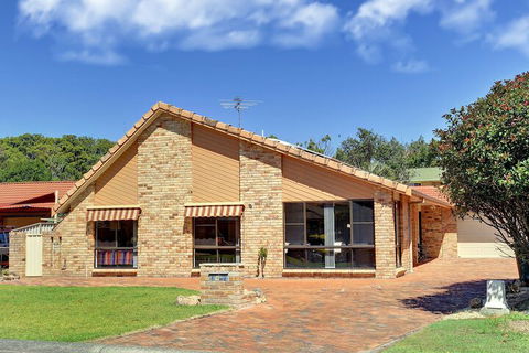 Shoreline Drive Duplex 0139 Little Pearl - Tourism Caloundra 2