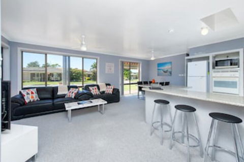 Shoreline Drive Duplex 0139 Little Pearl - Tourism Caloundra 0
