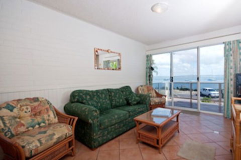 Shoal Bay Road Castaways Unit 04 17 - Tourism Caloundra 0