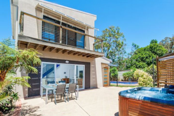 Shoal Bay NSW Tourism Caloundra