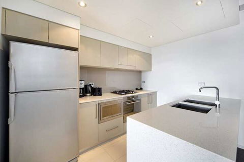 Astra Apartments Sydney - George St - Tourism Caloundra 2