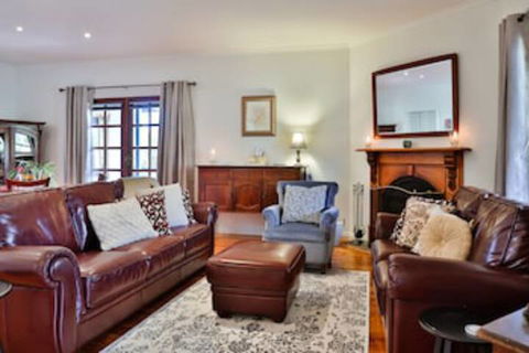 Parker Lodge Maldon - Tourism Caloundra 0