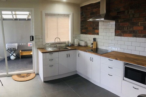 3ree Spacious & Charming Apartment - Tourism Caloundra 6