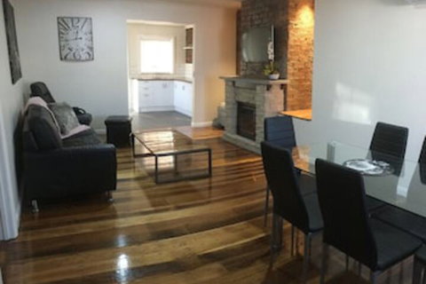 3ree Spacious & Charming Apartment - Tourism Caloundra 0