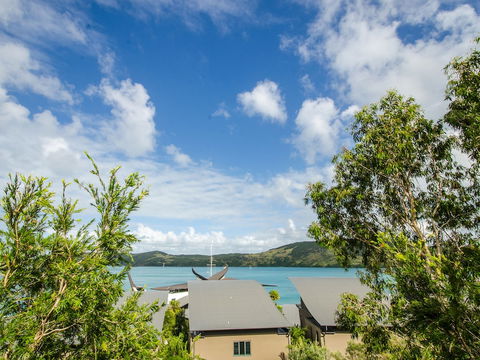 Casuarina 1 On Hamilton Island - Tourism Caloundra 2