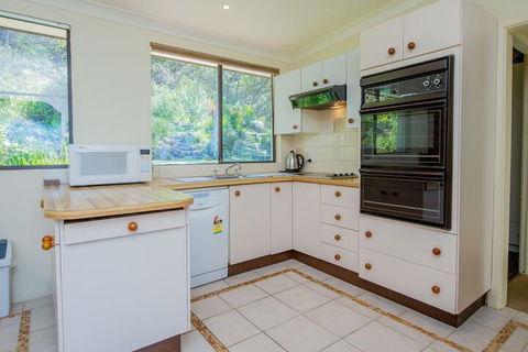 Lentara St 12 - Fingal Bay - Tourism Caloundra 2
