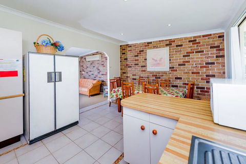 Lentara St 12 - Fingal Bay - Tourism Caloundra 4