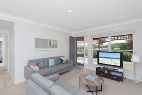 Surf Break 10A Tuna (Downstairs) - Tourism Caloundra 0