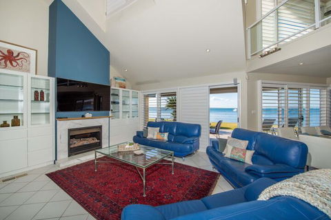 Waterfront Wonderland Foreshore Drive 41 - Tourism Caloundra 3