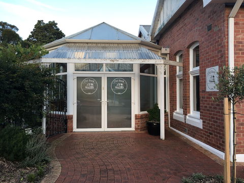 Cygnet Old Bank B & B Cafe & Gift Store - Tourism Caloundra 1