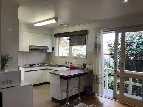 The Glen Family House - Tourism Caloundra 1