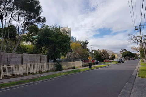 Clayton Apartment - Tourism Caloundra 5