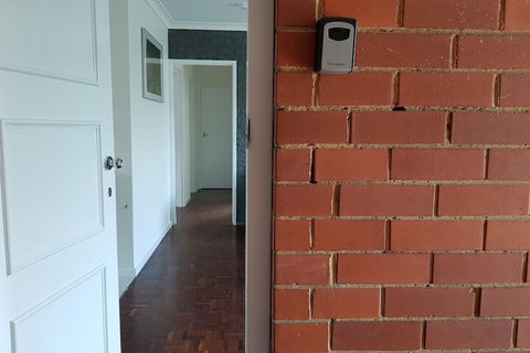 Clayton Apartment - Tourism Caloundra 1