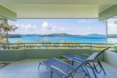 Lagoon 202 On Hamilton Island - Tourism Caloundra 0