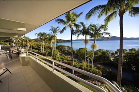 Lagoon 202 On Hamilton Island - Tourism Caloundra 3