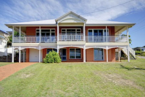 Surf Break Fingal Bay - Tourism Caloundra 0