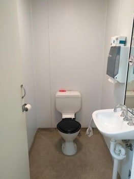 Irish Club Accommodation - Tourism Caloundra 2