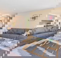 Birch Holiday House - Tourism Caloundra