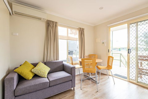 Holiday Haven Lake Conjola - Tourism Caloundra 3