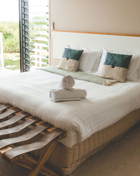 Caves Coastal Bar & Bungalows - Tourism Caloundra 5