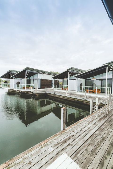 Caves Coastal Bar & Bungalows - Tourism Caloundra 0