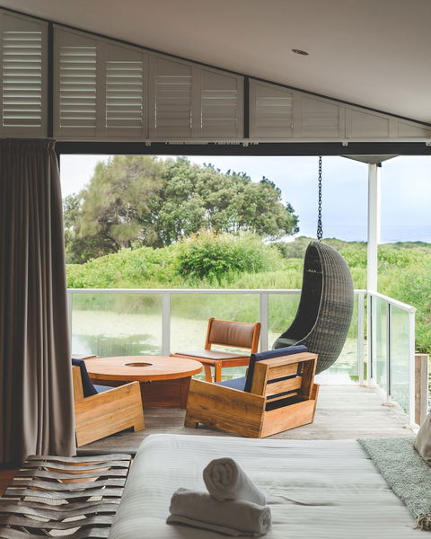 Caves Coastal Bar & Bungalows - Tourism Caloundra 1
