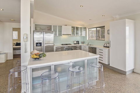 Margaret River Farmhouse - Tourism Caloundra 3
