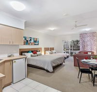 Zenith Studio Unit 3 10 Messines Street - Tourism Caloundra