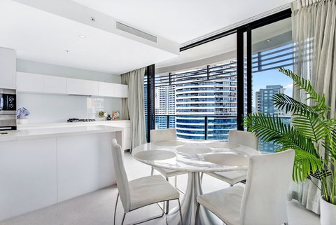 Oracle Resort, Broadbeach - Q Stay - Tourism Caloundra 1