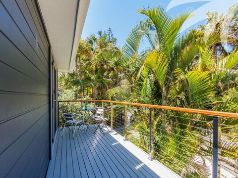 Palms House - Tourism Caloundra 3