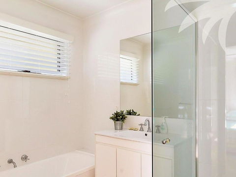 Amaroo Sunset Lodge - Tourism Caloundra 5