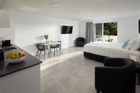 East Maitland Executive Apartments - Tourism Caloundra 0