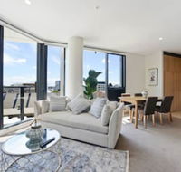Modern Ultra Clean in the Heart of Convenience - Tourism Caloundra