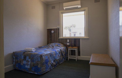 Criterion Hotel - Tourism Caloundra 3