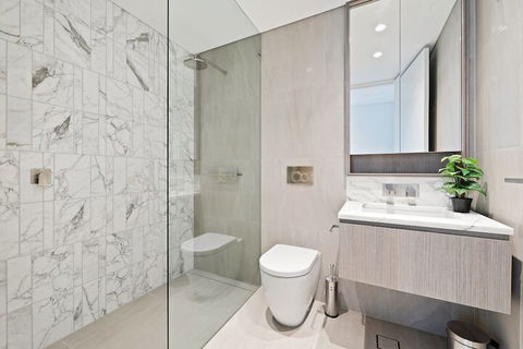 Ultra Modern Brand New CBD View - Tourism Caloundra 4