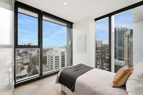 Ultra Modern Brand New CBD View - Tourism Caloundra 3