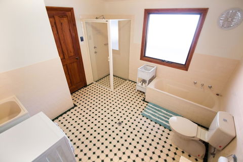 Old Swanport General Store - Tourism Caloundra 4