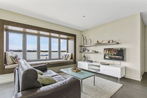 A Window On The Bay - Tourism Caloundra 4