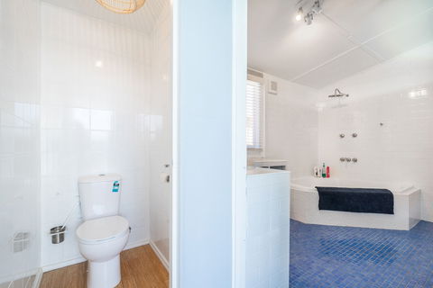 Seas The Day Rosebud - Tourism Caloundra 4