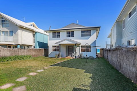 Birubi Lane 4 Anna Bay - Tourism Caloundra 0