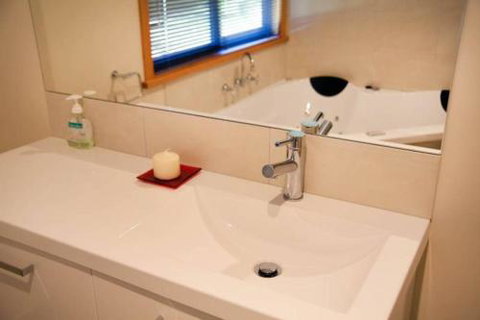 Growlers Creek Lodge - Tourism Caloundra 3