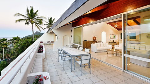 Bella Vista E9 Ocean View Spacious 2 Bed - Tourism Caloundra 1