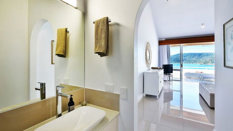 Bella Vista E9 Ocean View Spacious 2 Bed - Tourism Caloundra 6