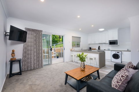 Albury Yalandra Apartment 4 - Tourism Caloundra 1